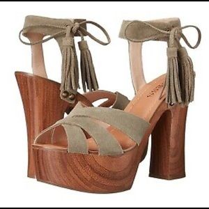 NWOT Guess Prenna Suede Green Chunky Platform Sandals Size 7